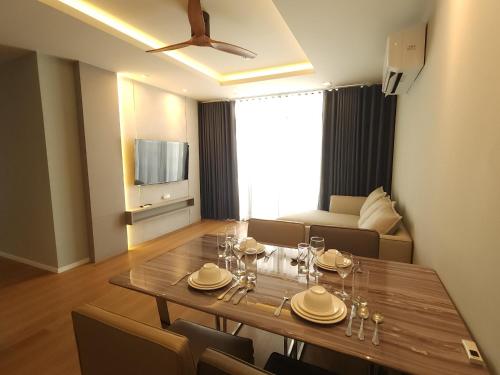 Ruang duduk di Kamala Regent Phuket Condotel