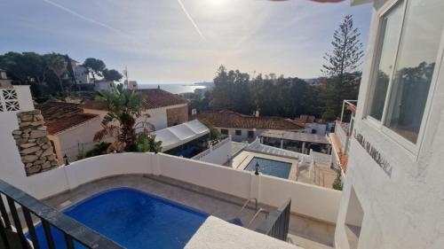 CoastalGem: 2BR Pool and View