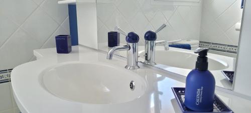 ห้องน้ำของ Coquet studio en Médoc, Jacuzzi et climatisation