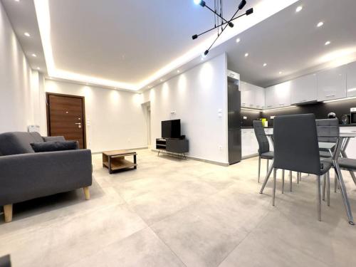 2-Bed Gem in Serene Locale