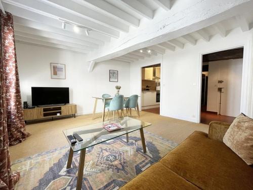 Photo de la galerie de l'établissement Bas Muret Independent Entrance Parking, à Chartres