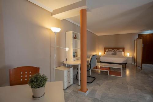 Luminosity Square Studio. Francos 14