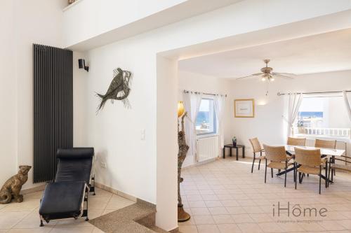 Χώρος καθιστικού στο The Beach House - Mansion with Swimming Pool