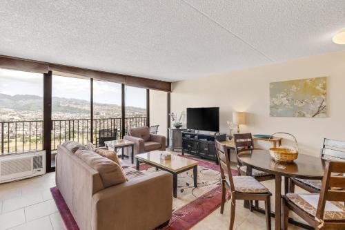 Tower 2 Suite 3709 - QQP home_2