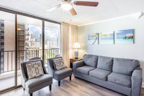 Deluxe 12th Floor Garden View Condo at Waikiki Banyan condo_2