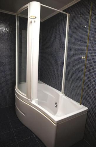Bagno di Cozy 3 bedroom house with 11 kw electric car charger