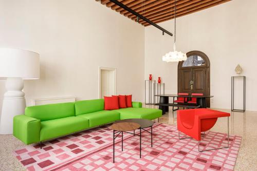 Χώρος καθιστικού στο Palazzo Dei Fiori by Room Mate