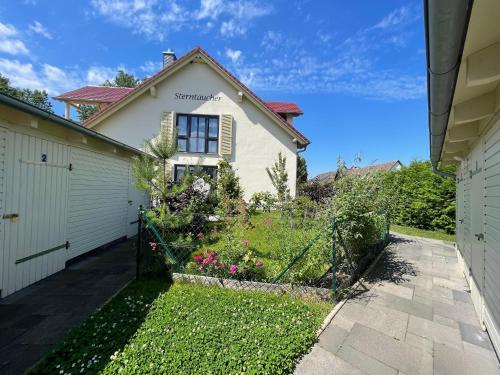 Κήπος έξω από το Haus Sterntaucher Ferienwohnung "Sonnenstern"