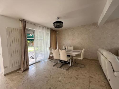 Photo de la galerie de l'établissement Maison de luxe, à Saint-Gratien