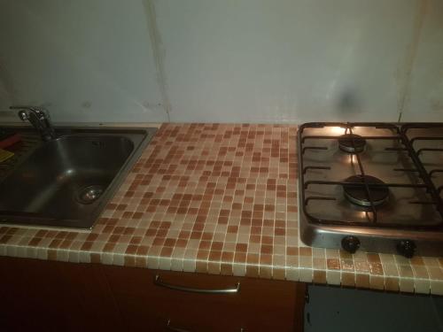 Una cocina o zona de cocina en Oasi di pace e natura