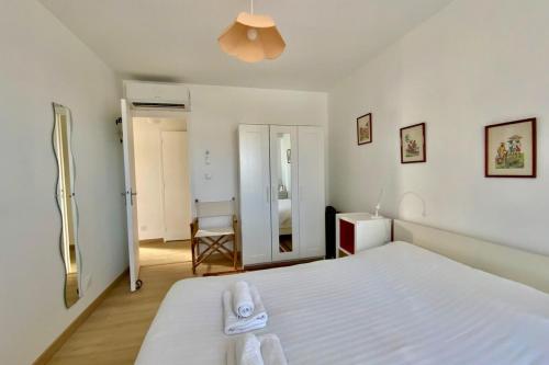 Le Marianne- 3 bedrooms and fully air-conditioned!