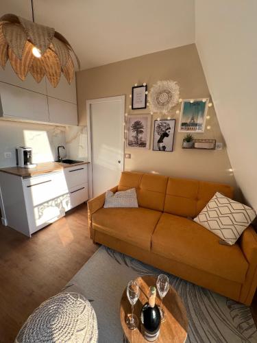 Photo de la galerie de l'établissement Rooms with fabulous view on Paris roofs, à Paris