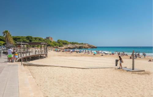 2 Bedroom Awesome Apartment In Deltebre