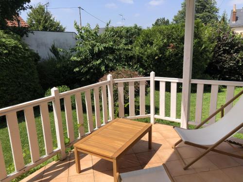 Photo de la galerie de l'établissement La Belle Demeure - Centre - Piscine - Rêve au Mans, au Mans