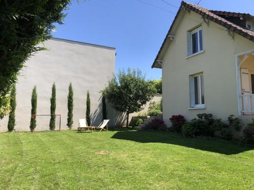 Photo de la galerie de l'établissement La Belle Demeure - Centre - Piscine - Rêve au Mans, au Mans