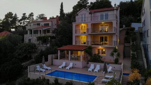 Bazén v ubytování Beachfront villa with private pool in Vela Luka nebo v jeho okolí