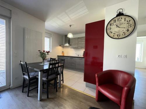 Photo de la galerie de l'établissement Residence Boviva - Très belles prestations pour cette résidence de standing ! Piscine, Jacuzzi, Espace Fitness ! MAE-5684, à Aix-les-Bains