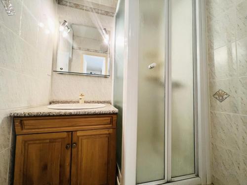 Kúpeľňa v ubytovaní Port Vincent - Appartement dans résidence avec piscine MAE-1114