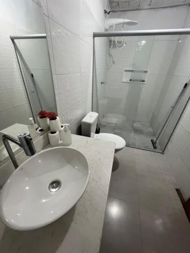 Bilik mandi di Vila Encantos da Mata