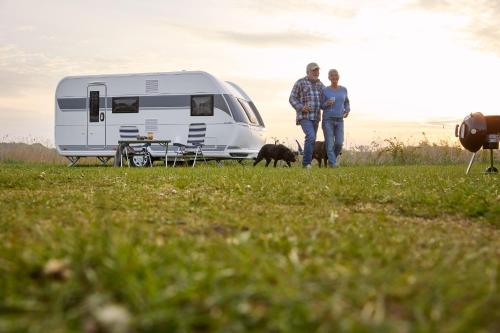 プットブスにあるCampingplatz am Schlossparkの男女