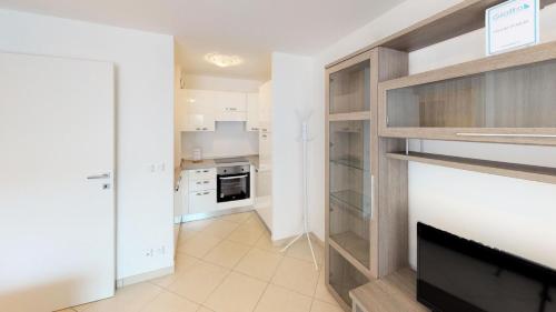 Zdjęcie z galerii obiektu Résidence West Bay - GIOTTO - Beau 2P neuf plein centre avec terrasse et parking MAE-8914 w Mentonie