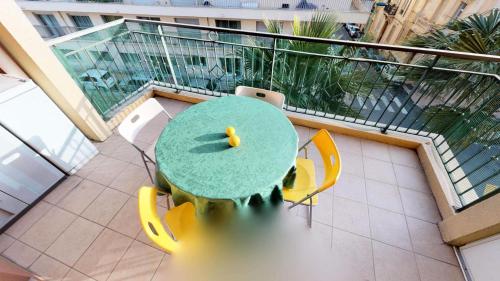 Fotografia z galérie ubytovania Résidence Royal Plaza - GIOTTO - Grand et joli 3P plein centre avec terrasse et parking privé MAE-9084 v Mentone