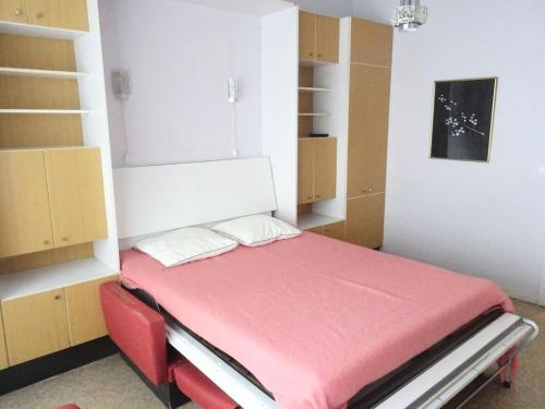 Posteľ alebo postele v izbe v ubytovaní Residence Aixilia - Au coeur de la ville, studio pour 2 personnes ! MAE-7494
