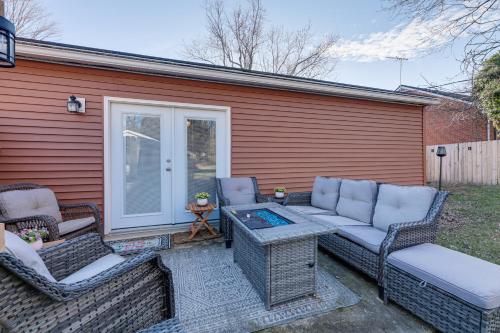 Χώρος καθιστικού στο Lovely Lexington Home 4 Mi to Downtown!