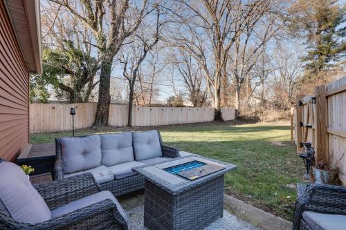 Κήπος έξω από το Lovely Lexington Home 4 Mi to Downtown!