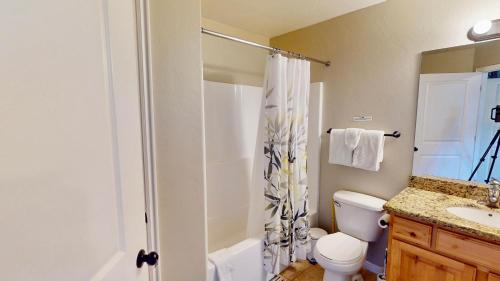Un baño de Red Cliff Condos #3i