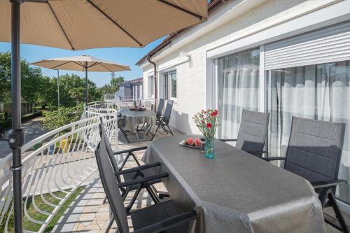 3 & 4 bedrooms apartment Simona
