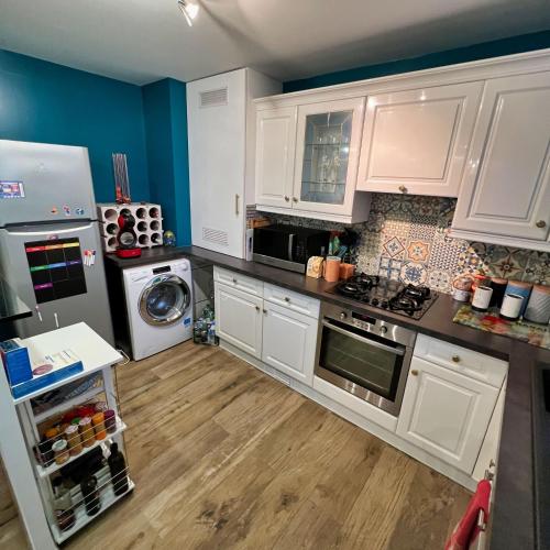 Photo de la galerie de l'établissement 3 pieces - 6 couchages a Rosny sous Bois - Prés du Métro - Rer - Bus, à Rosny-sous-Bois