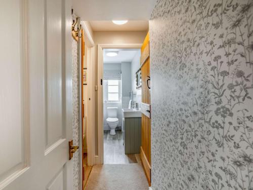 O baie la 2 Bed in Bourton-on-the-Water 29027