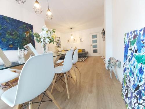 Luminoso apartamento en el centro, con mucho arte
