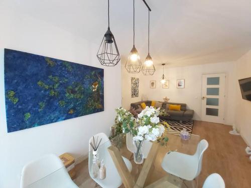 Luminoso apartamento en el centro, con mucho arte