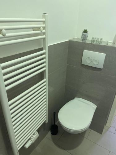 Cozy Apartment in Vienna 6-Monthly Stays Only
