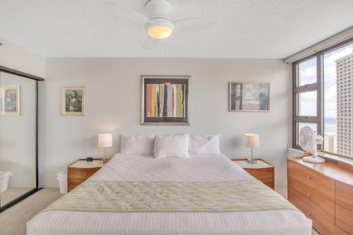 Ocean View Condo on 25th Floor Near Beach & Royal Hawaiian Shopping Center condo_3