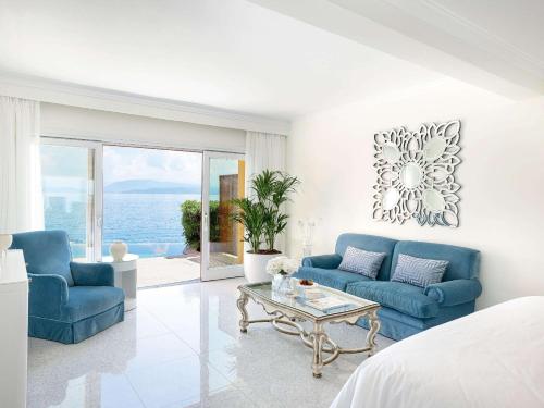Posezení v ubytování Corfu Imperial, A Grecotel Resort to Live