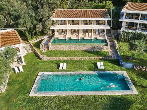 Bazén v ubytování Corfu Imperial, A Grecotel Resort to Live nebo v jeho okolí