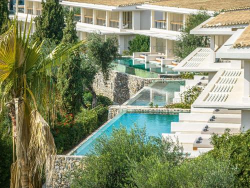 Bazén v ubytování Corfu Imperial, A Grecotel Resort to Live nebo v jeho okolí