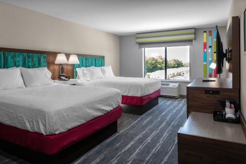 Posteľ alebo postele v izbe v ubytovaní Hampton Inn & Suites Indianapolis West Speedway