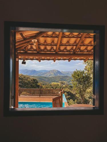 Pemandangan gunung umum atau pemandangan gunung yang diambil dari chalet