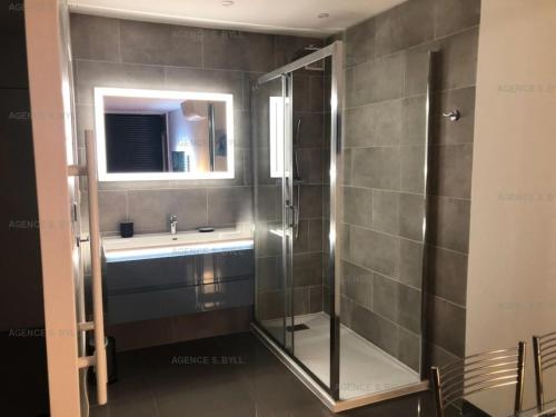 Kúpeľňa v ubytovaní Résidence Héliopolis Bâtiment E - Studio pour 2 Personnes 594 - Naturiste