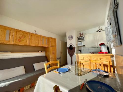Appartement 2 Pièces avec Piscine et Parking à Sète