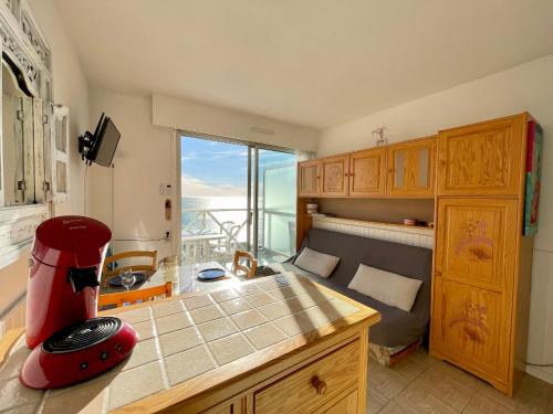 Appartement 2 Pièces avec Piscine et Parking à Sète