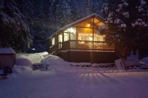 OPPY SHACK - SPA, BABY FOOT, BASKETBALL, LAC, RIVIERE зимой
