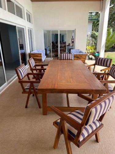 Gambar di galeri bagi Sand Castle Villa - Classic Beachfont Luxury di Merida
