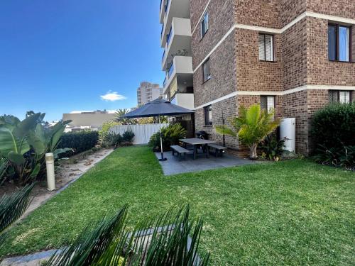 Gallery image of 2BR APARTMENT W/ SPACIOUS PRIVATE BACKYARD IN HEART IF CRONULLA in Cronulla