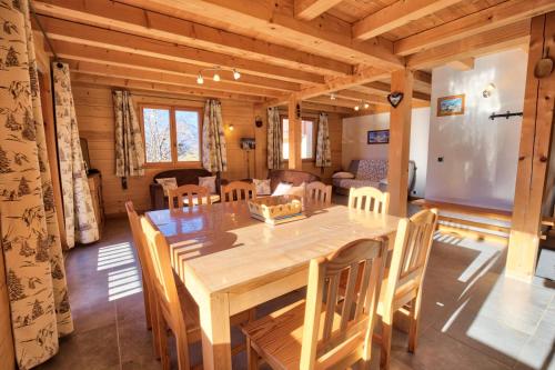 Résidence Le Champ De La Caille - Charmant chalet typique avec de superbes vues montagnes MAE-3254