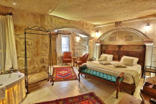 Ruang duduk di Divan Cave House